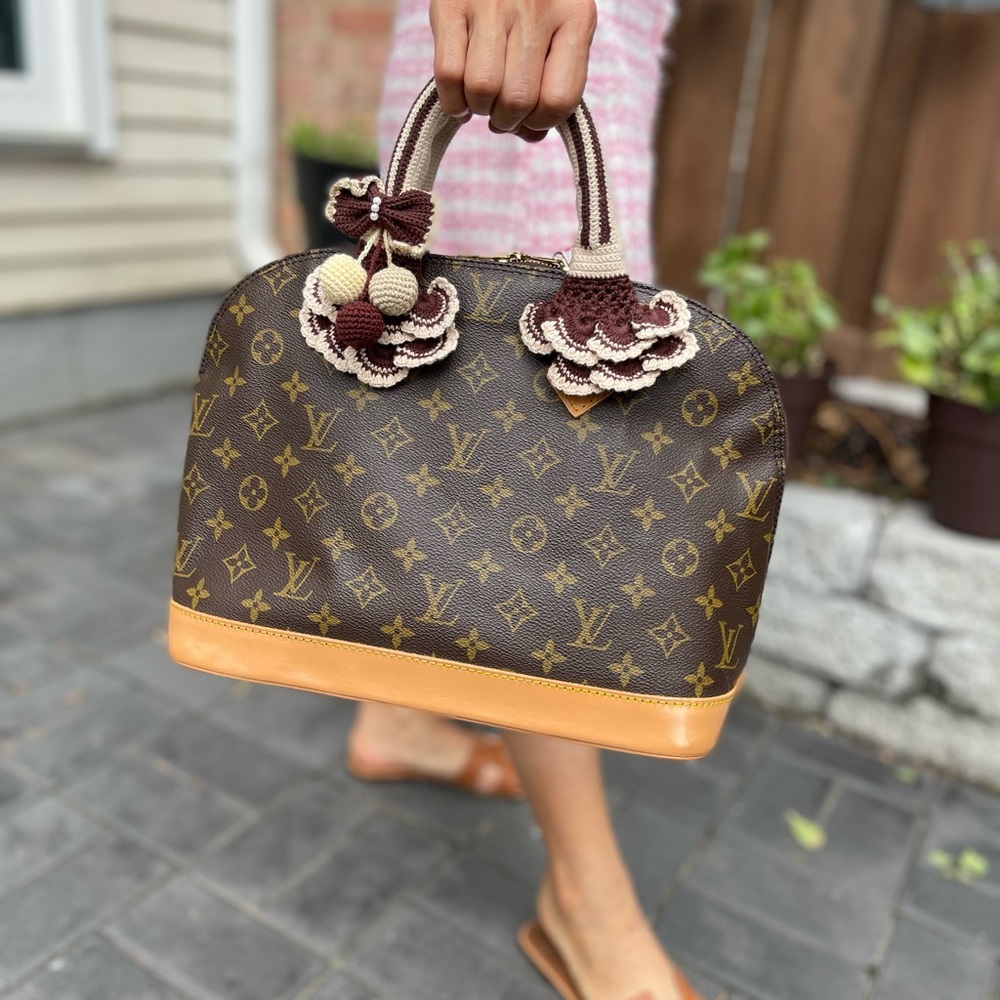 Authentic Louis Vuitton Monogram Alma PM